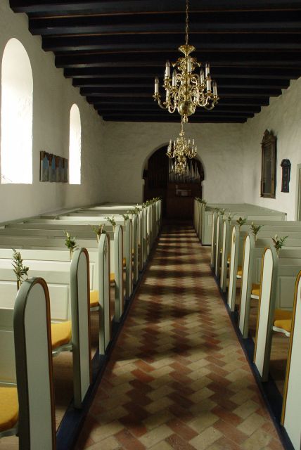 We drove out to the old church a few hours before the wedding to make sure we could find it